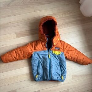 Patagonia Kids Reversible Tribbles Jacket, Light Plume Grey